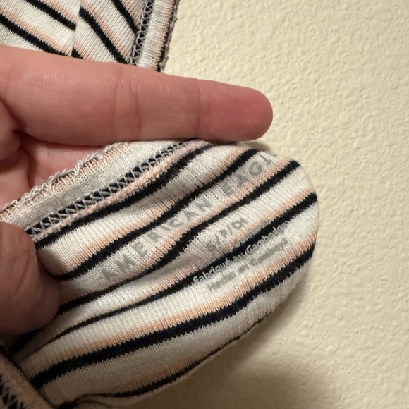 5/$55 !! 🔥 American eagle black and Cream Striped halter - Picture 3 of 3